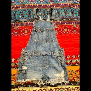American Eagle Tomgirl Shortall (Overalls)
